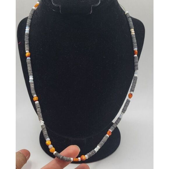 Vintage Heishi Necklace Heart Station Necklace Hong Kong 22in - Picture 3 of 6